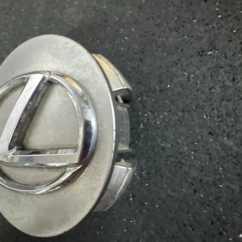 Tampa central aro roda cromada prata Lexus ES300 GS350 GS300 GS450 GS460 C7422 - Imagem 2 de 4