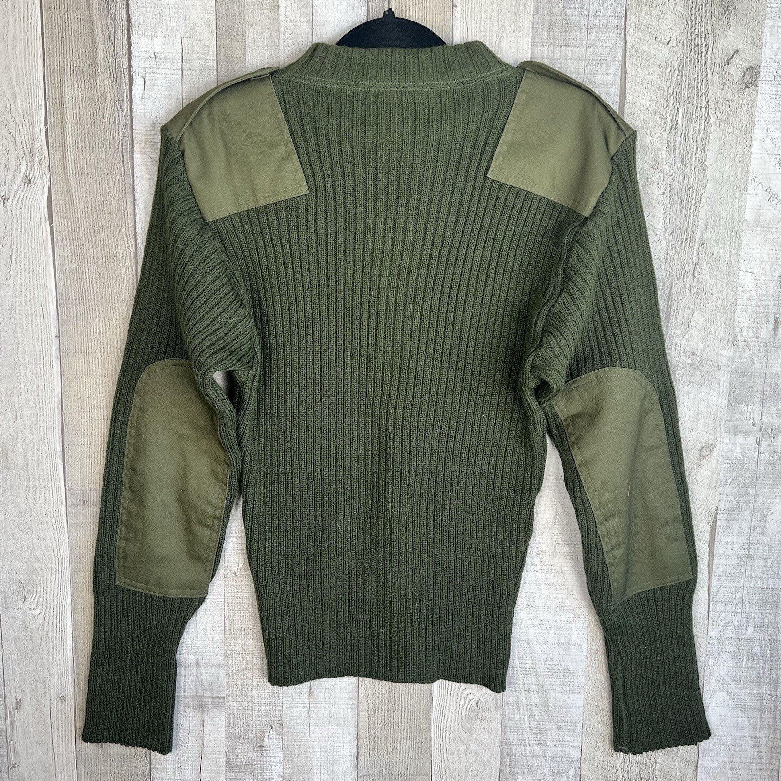 Dscp Valor Collection Military Green Wool Ribbed Sweater w/ Epaulettes - Size 38