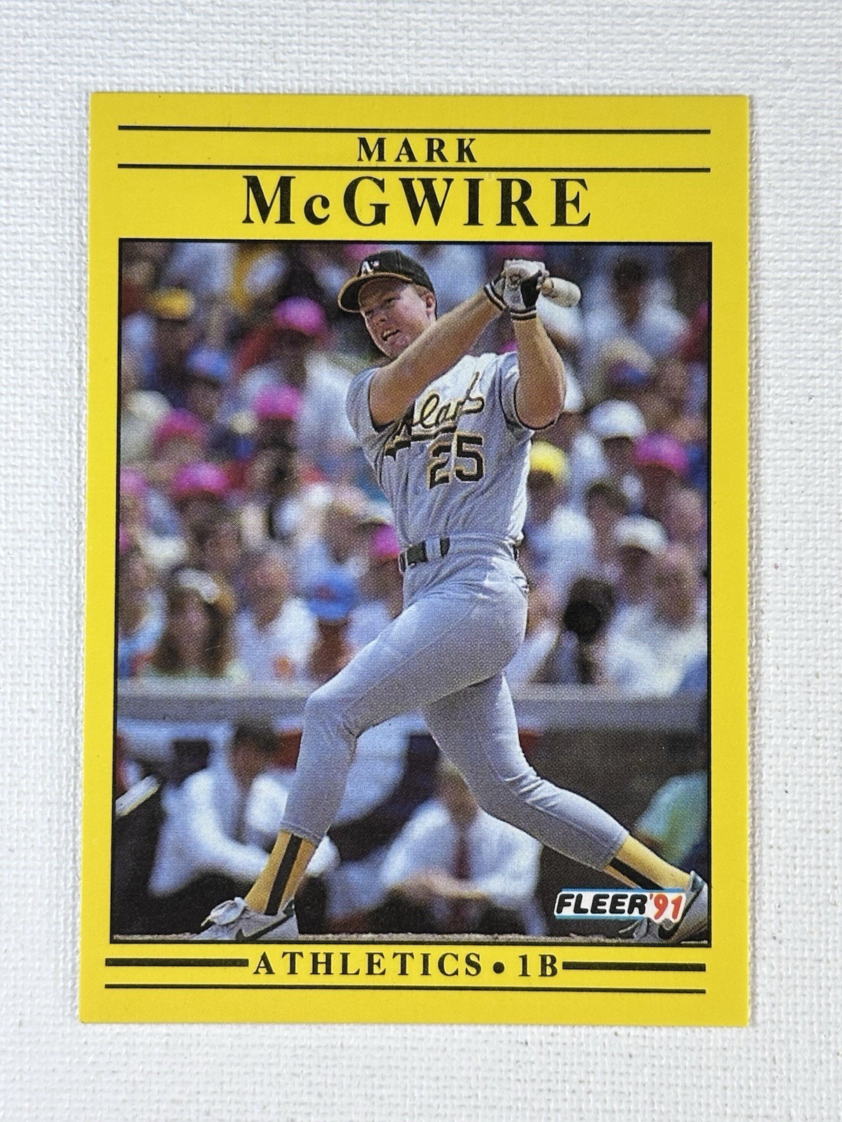 1991 Fleer ~ Mark McGwire ~ 17 ~ Athletics