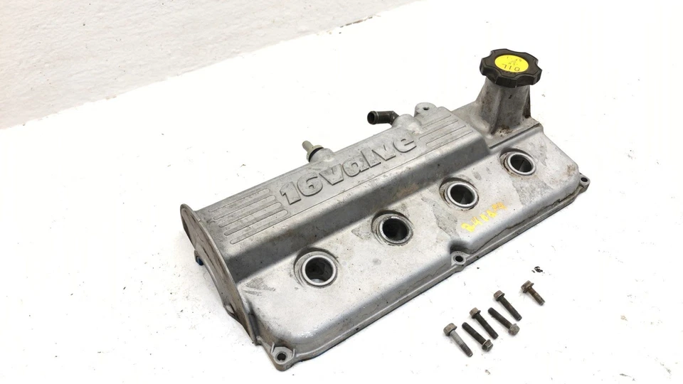 Cubierta de válvula Geo Tracker 1996 OEM 1,6 L Foto 3 de 4