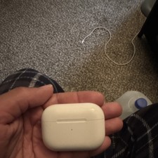 Apple AirPods Pro Wireless Bluetooth Earbuds White w/ Charging Case Built-in Mic