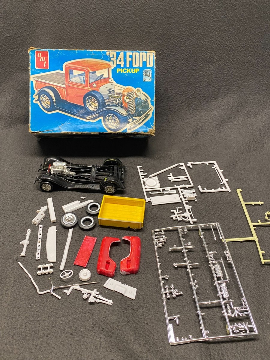 AMT T145 1934 Ford Pickup Street Rods 2n1 1/25 Model Car Mountain