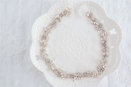 50 pezzi a forma di diamante specchio cucito su strass perline