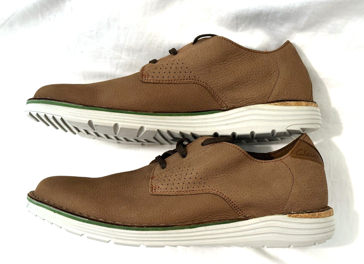Clark’s Men\'s Casual Lace-Up Shoes in Tan. Box 29 Men main image 2