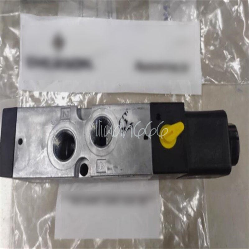 1PC NEW AVENTICS 5776070220 pneumatic solenoid valve