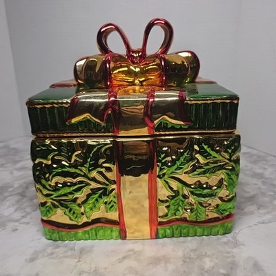 Davids Cookies Ceramic Christmas Present Cookie Jar Red Gold And Green With Bow