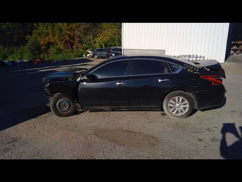 2017 Nissan Altima Passenger Side Front Inner Door Trim Panel