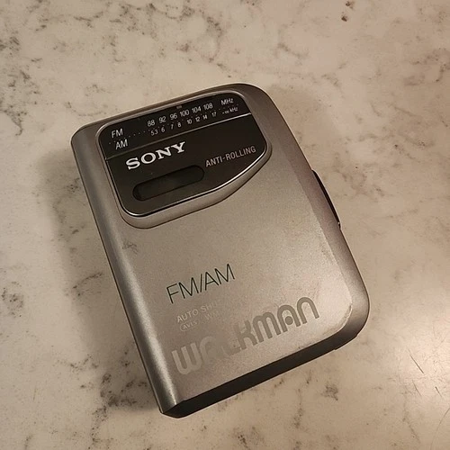 FULLY FUNCTIONAL Original Sony Walkman WM-FX141 Cassette Player with FM/AM Radio