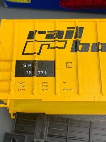 HO Roundhouse 1975 FMC Railbox S. Door Boxcar SP #18971 ¡Kit NUEVO EN CAJA! HO7227 | Zustand: New