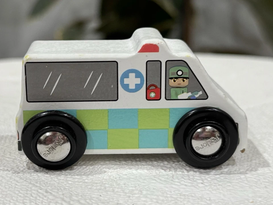 Coches de madera antiguos, 3 vehículos, rodantes Foto 3 de 4