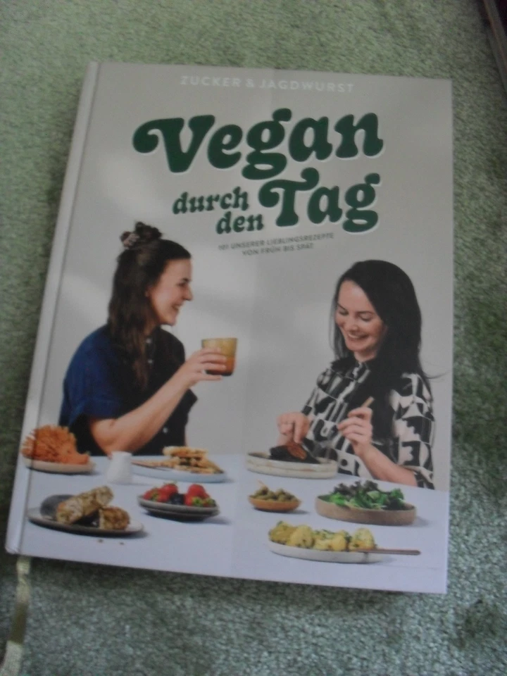 Vegan durch den Tag: 101 unserer Lieblingsrezepte v... | Buch | Zustand sehr gut - Bild 1 von 1