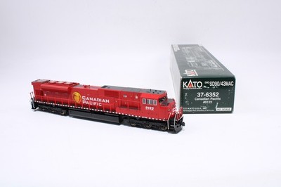 Kato HO Scale 37-6352 EMD SD90/43MAC Diesel Locomotive Canadian
