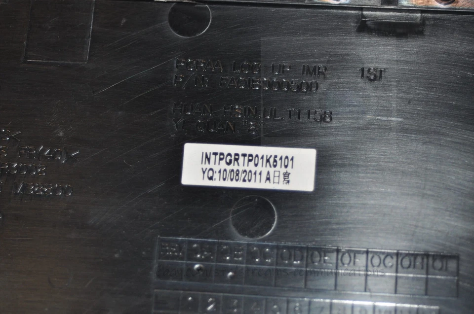 Reposamanos para portátil TOSHIBA Qosmio X775-Q Series 17,3" con panel táctil K000126790 Foto 4 de 4