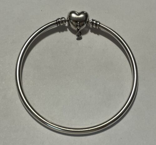 Bracciale rigido Pandora con chiusura a cuore Infinity In ottime condizioni - Foto 5 di 6