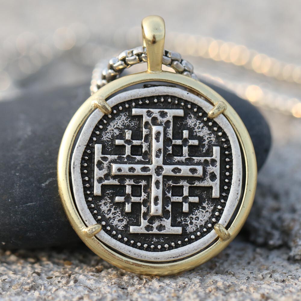 Croix de Jérusalem en pendentif acier fait main le cadeau idéal pour baptême et communion