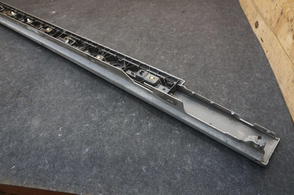 Conjunto de moldagem de balancim esquerda direita com iluminação 51777459971 BMW 740 750 G12 2016-22 LH - Imagem 4 de 4