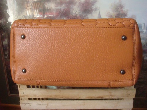 NUOVA CON ETICHETTE ~ TOTE AIMEE KESTENBERG MEDINA ~ PELLE MARRONE CHIARO MORBIDA CIOTTOLATA TRAPUNTATA DAVANTI ~ $ 228 - Foto 9 di 12