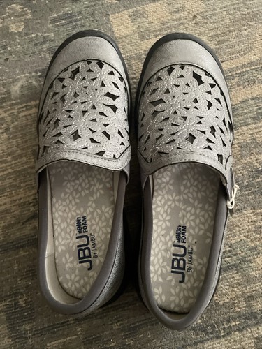 NEW J-41 Jambu JBU Pewter Gray Leather Wildflower Moc Floral Cutouts Womens 6.5 - Picture 2 of 5