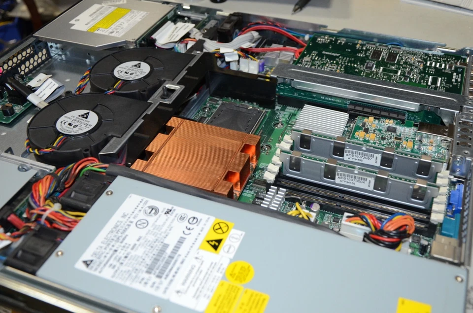 Quanta Computer QSR-29S Server  - Image 4 of 4