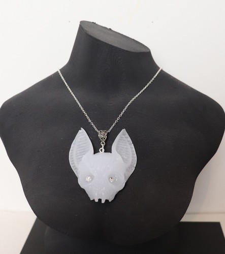 Vampire Bat head necklace hand made from resin 18" necklace 2.5"bat head - 第 19/46 張圖片