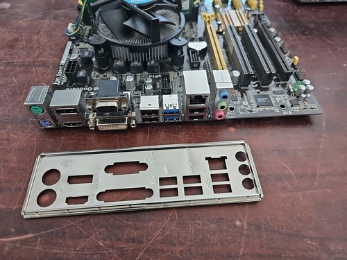 ASUS Q87M-E Motherboard i5-4590 CPU LGA1150 8GB DDR3 & IO Shield - Picture 5 of 5