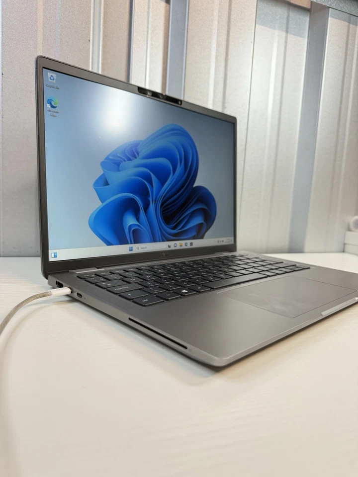 Dell Latitude 7340 · i5-1335U · 16GB · 256GB, photo 2 of 5