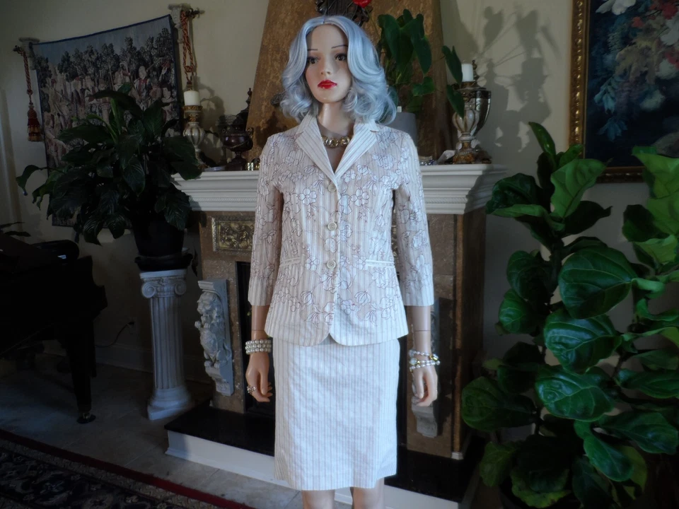 Traje Falda Bordada Multi Floral Beige Etro con Detalle Grano Talla IT40 US4 Foto 2 de 4