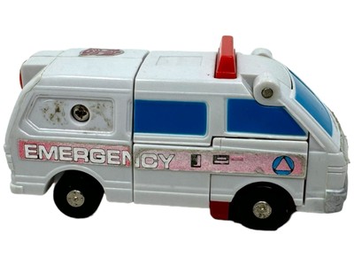 Transformers G1 Ambulance robot Hasbro Takara 1986 Protectobot INKgrafiX TOYS A