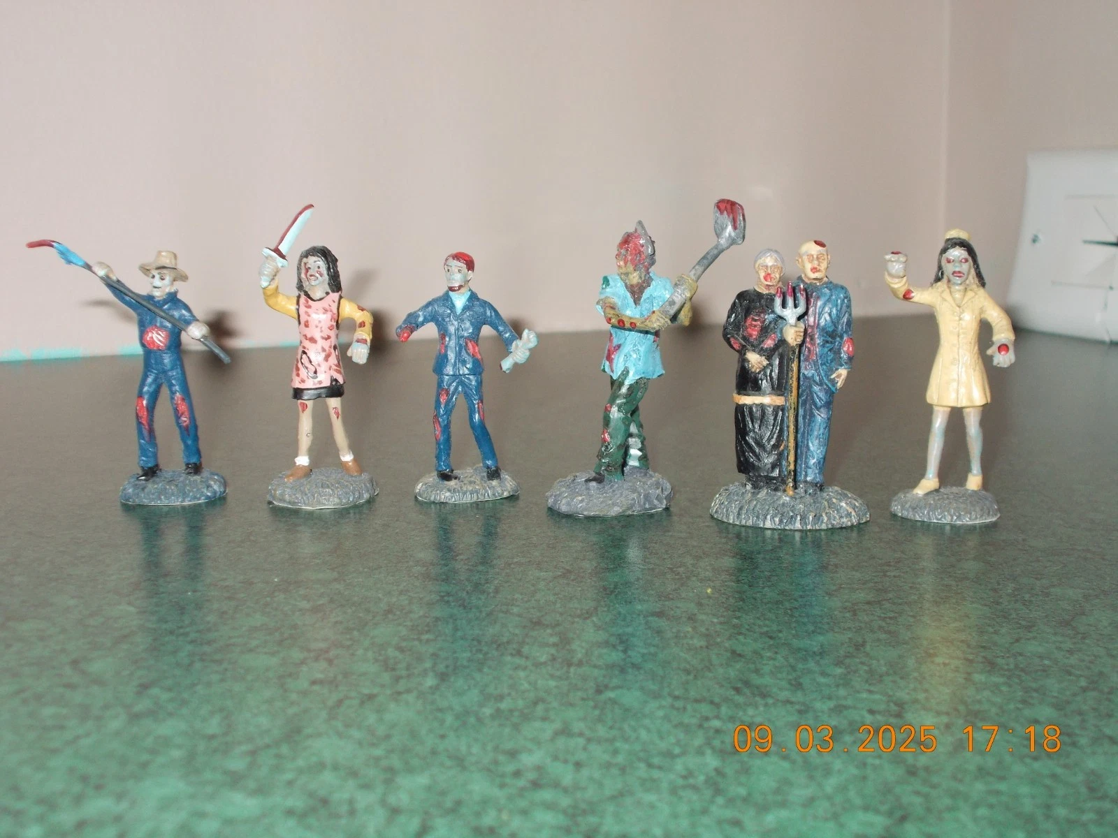 Hawthorne Village Stalking Dead County Zombies - Lot of 6