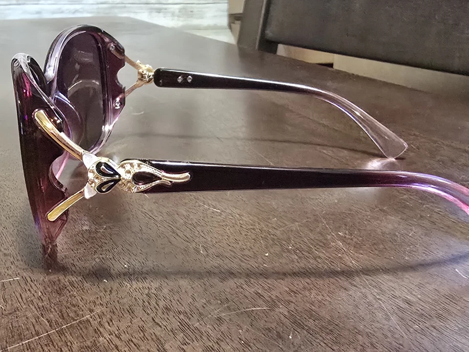 Женские винтажные темно-бордовые солнцезащитные очки овальной формы Christian Dior - Изображение 2 из 3