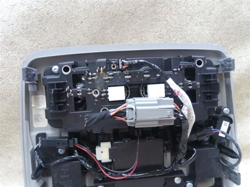 Dome Light Homelink 灰色 适合 2007 - 2017 雪佛兰 TRAVERSE v71-198993 — 第 4/4 张图片