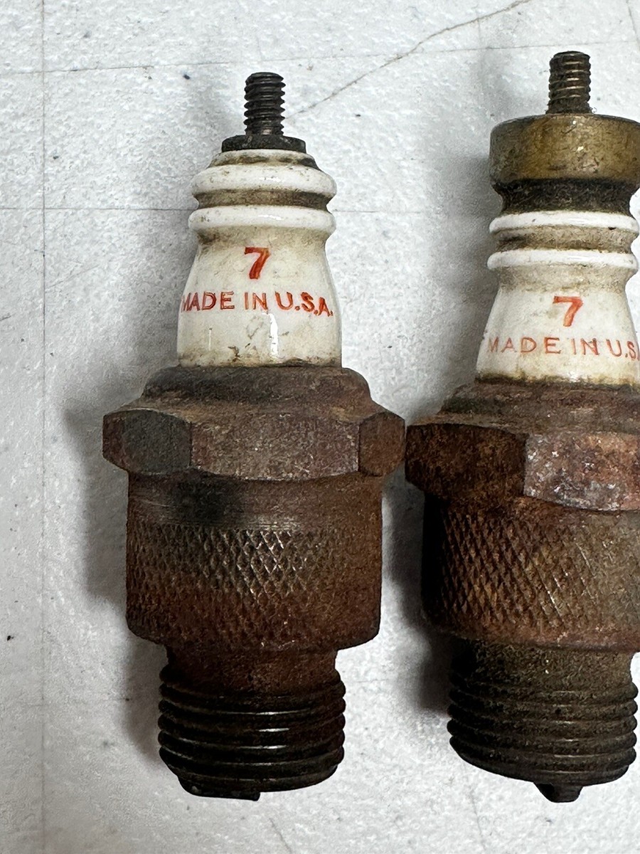 ハラペコあおむしchampion spark plugs vintage ハラペコあおむし様専用champion spark plugs vintage - メルカリ