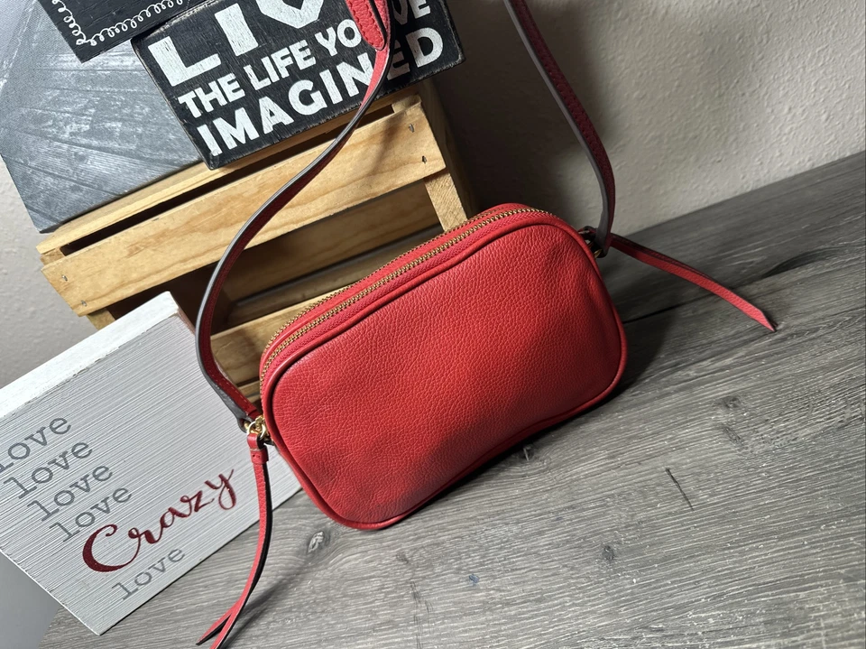 BANANA REPUBLIC Red Leather Double Zip Pockets Crossbody PreOwned EUC MINT - Image 2 of 4