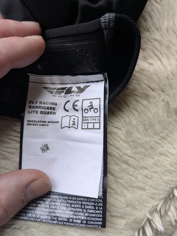 Fly Racing Barricade Lite Knee Guard Small Black - Image 4 of 4