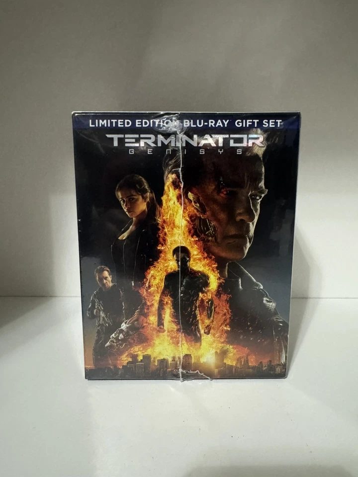 Terminator Genisys Limited Edition Endo Skull Blu-Ray Movie Gift Set Combo NEW - Image 2 of 4