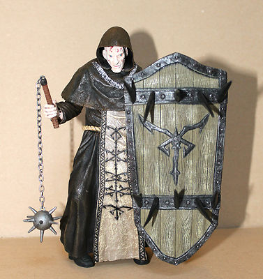Resident evil ILLUMINADOS MONK with Shield figure (Neca