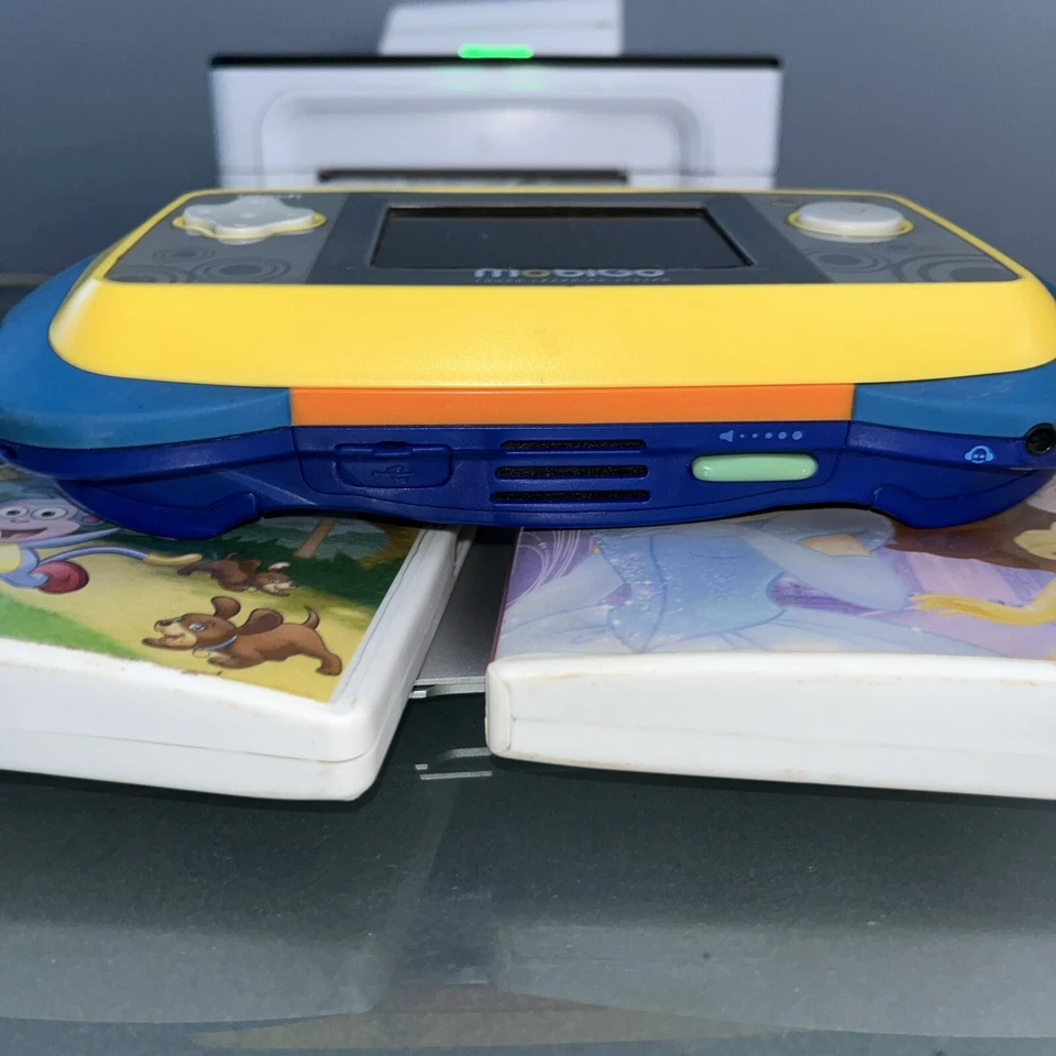 Vtech Mobigo Portable Gaming Learning System Bundle W/ 2 Games CIB - Image 4 of 4