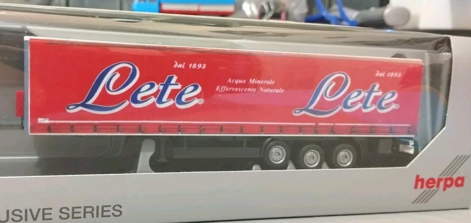 Semirimorchio Lete Acqua sfondo rosso centinati base Herpa 1/87 - Immagine 3 di 4