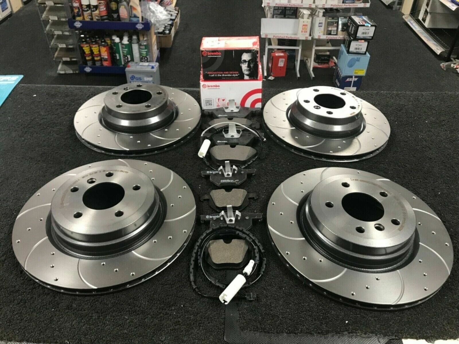 FOR BMW 330i 330Ci 330D E90 FRONT REAR BREMBO DRILLED BRAKE DISCS PADS