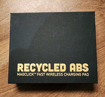 Magclick Fast Wireless Charging Pad Recycled ABS