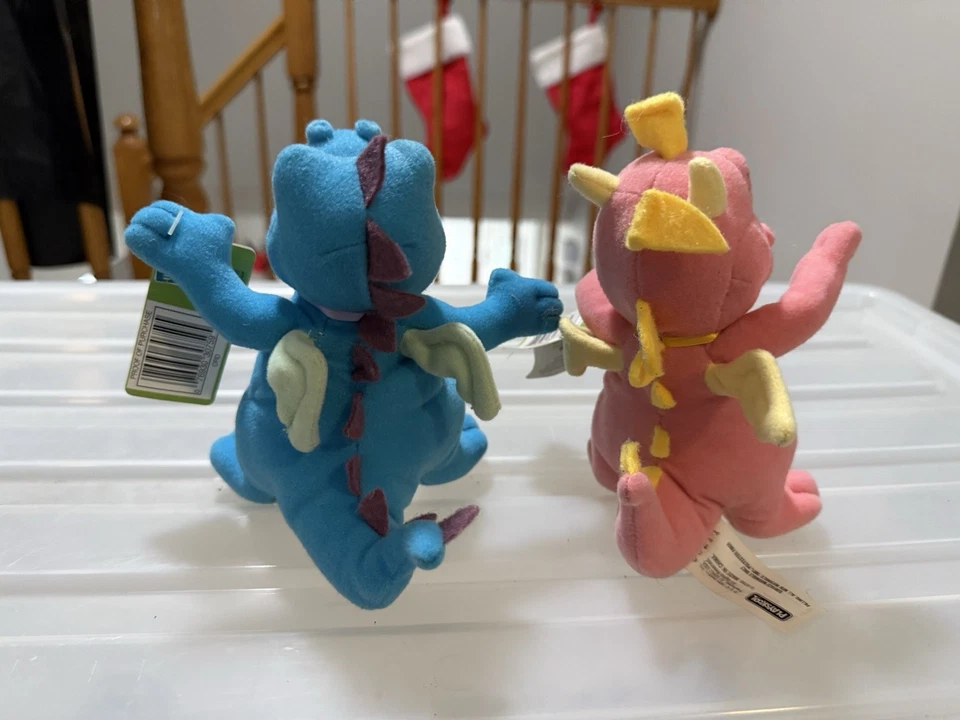 2 DE COLECCIÓN 1999 HASBRO PELUCHE CUENTOS DE DRAGONES ANIMALES DE PELUCHE AZUL ORD/ROSA CASSIE 6" Foto 4 de 4