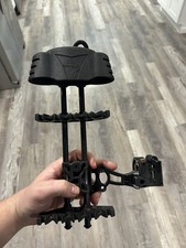 4 Pin Trophy Ridge Sight And Removable Quiver