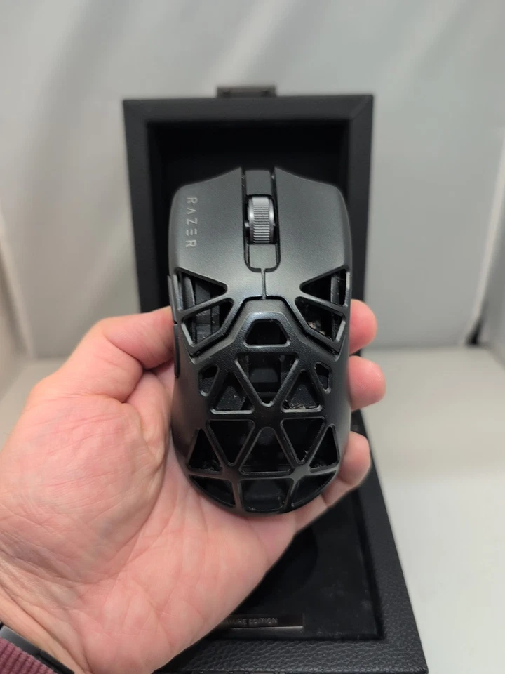 Razer Viper Mini Signature Edition - Black Model RZ01-0441 Complete Read Desc - Image 2 of 4