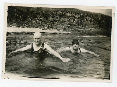 FOTO SNAPSHOT Juli 1928, Port Navalo der Frauen Badekappe Wasser Meer