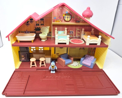 Bluey Family Home Pack & Go #13024 Includes Bluey Figure COMPLETE!