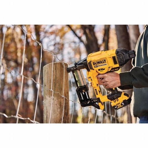 Dewalt 20V Max XR 9 GA Cordless Fencing Stapler Kit - Picture 5 of 5