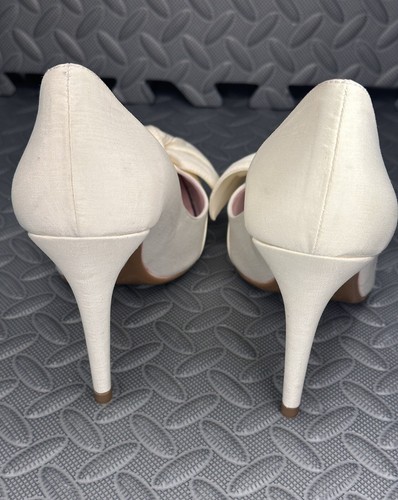 Ted Baker London Hyana Ivory Moire Satin bow pointed womens 10cm pump Sz US 11 - Picture 4 of 12