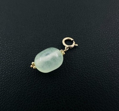 14K massiver Gelbgold kleiner hellgrüner Jade Charm Anhänger mit Federverschluss #20