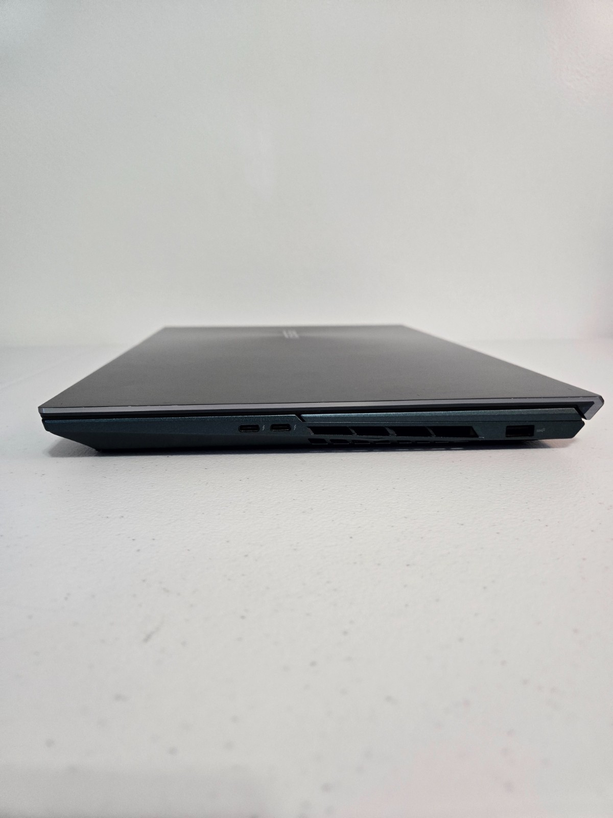 ASUS ZenBook Pro Duo, 15.6-Inch Laptop, with Intel Core i7 10th Gen., 1 TB SSD (Solid State Drive), Windows 11 Pro