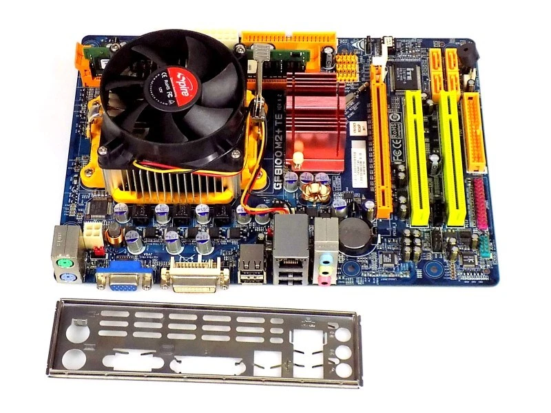 Carte mère ASUS A8N-VM - Format microATX - Processeur AMD Athlon 64 3200